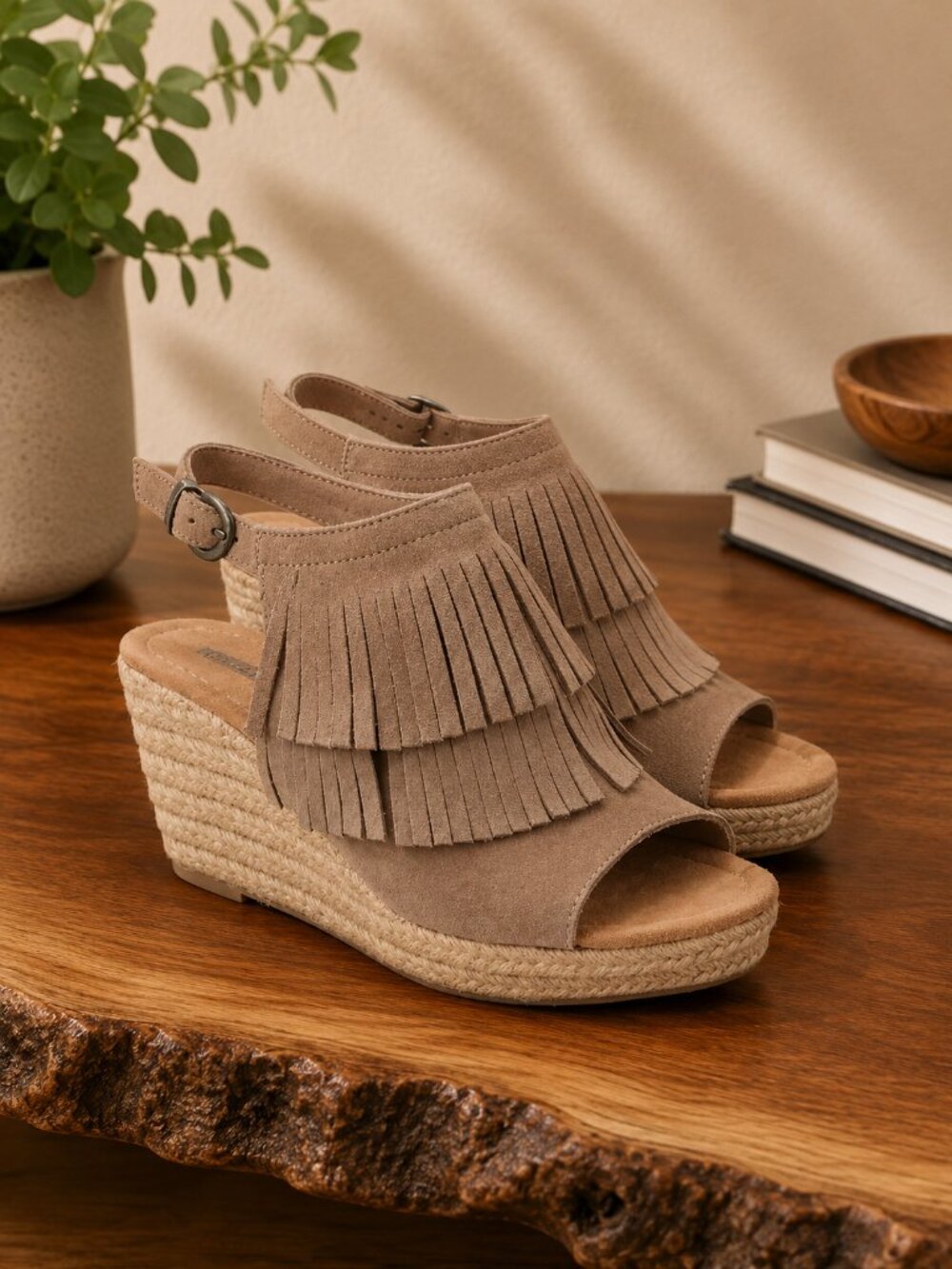 Minnetonka Ashley 8M Suede Wedge Sandals NEW
